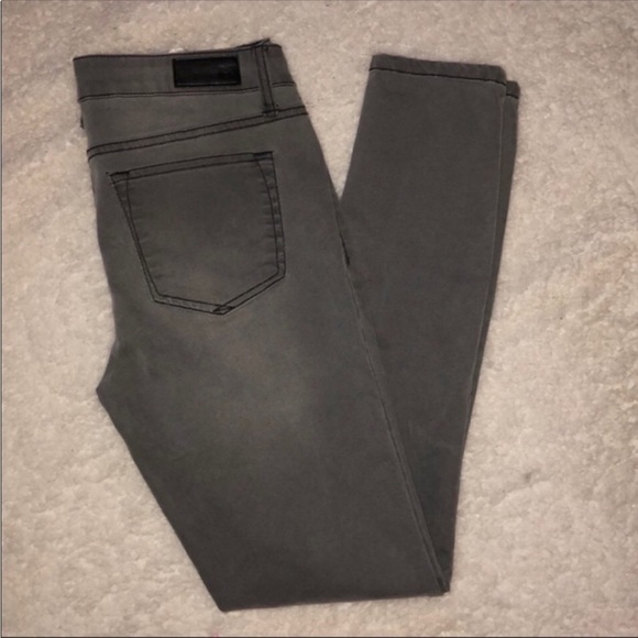Dylan George Gray Jeans Carine Classic Skinny
Stretchy Size 26 Size 26 - Picture 5 of 11